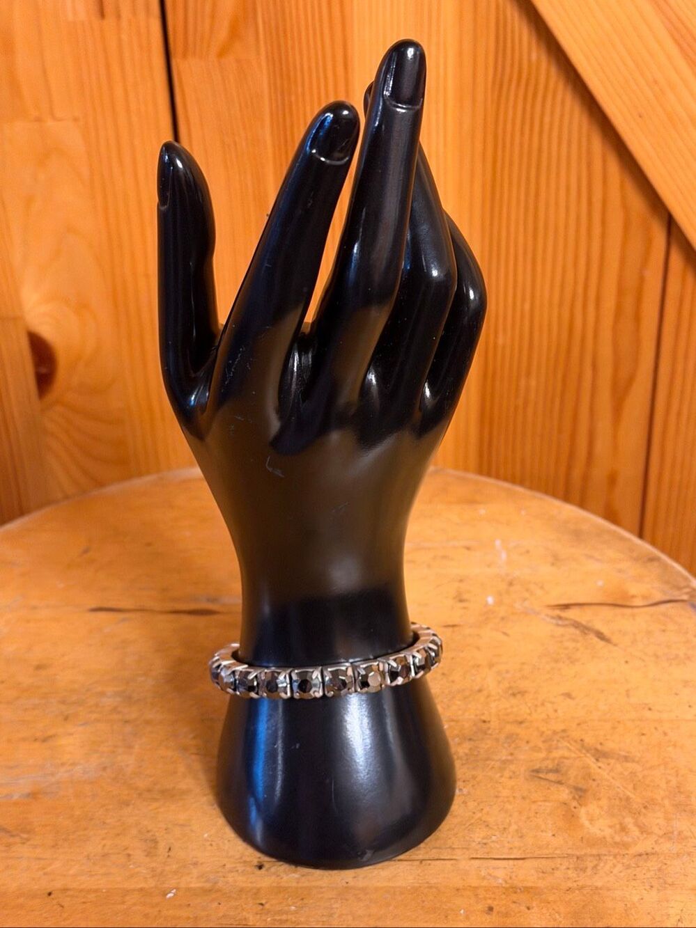 cupchain bracelet black crystal stones set in an antique silver finish (7887)